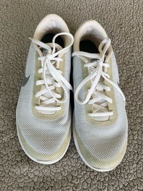 Nike Women's White and Light grey Running Shoes